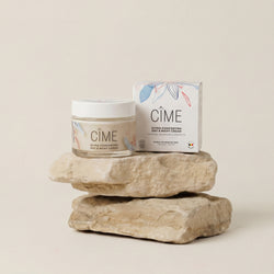 CÎME Ultra-Comforting Day & Night Cream op natuursteen